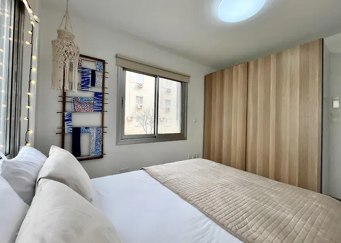 Blue House Apartment *